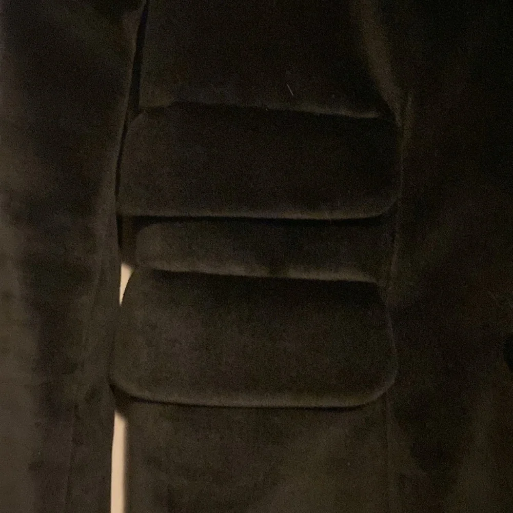 LaRok Black Velvet Jacket with Lapel Encrusted with Jewels. Size Small - Picture 5 of 11